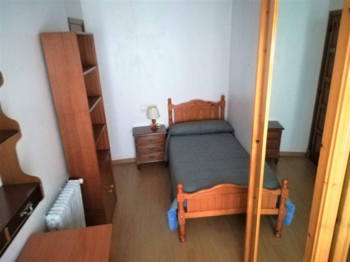 Apartamento Pensión Residencia Universitaria Rey Santiago de Compostela Exterior foto